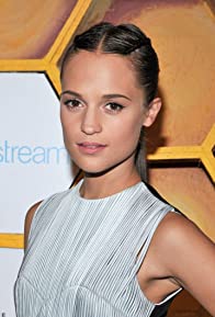 Alicia Vikander