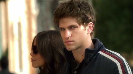 Production still from Pretty Little Liars season 2