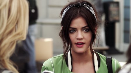 Production still from Pretty Little Liars season 2