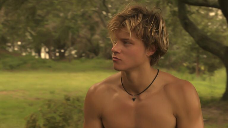 Outer Banks: Season 1 • Dialogue - 8FLiX