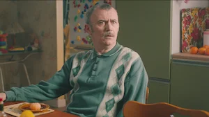 Image from the TV series Derry Girls, season 3 episode 5.